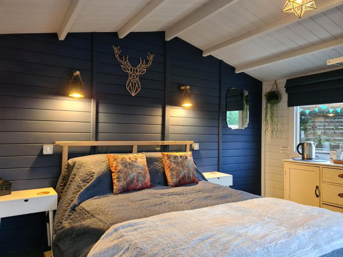 The Little Hide - Grown Up Glamping Apartment Wigginton  Room photo
